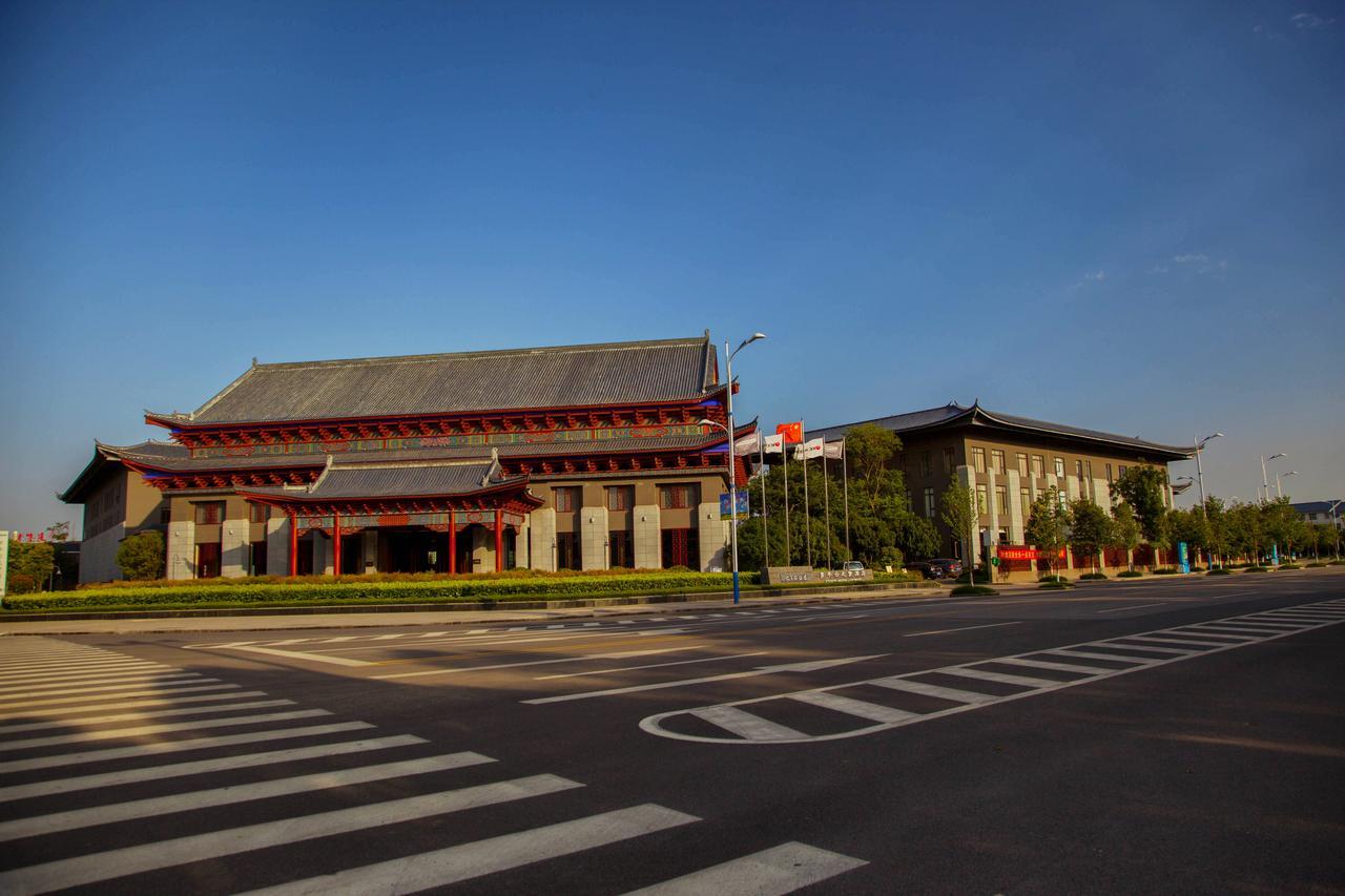 Cloud Luo Ping Hotel 羅平県 エクステリア 写真