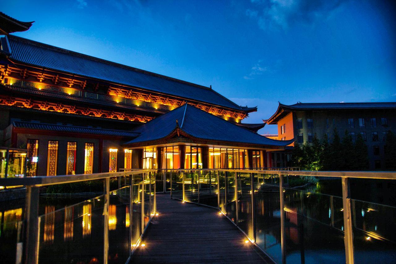 Cloud Luo Ping Hotel 羅平県 エクステリア 写真