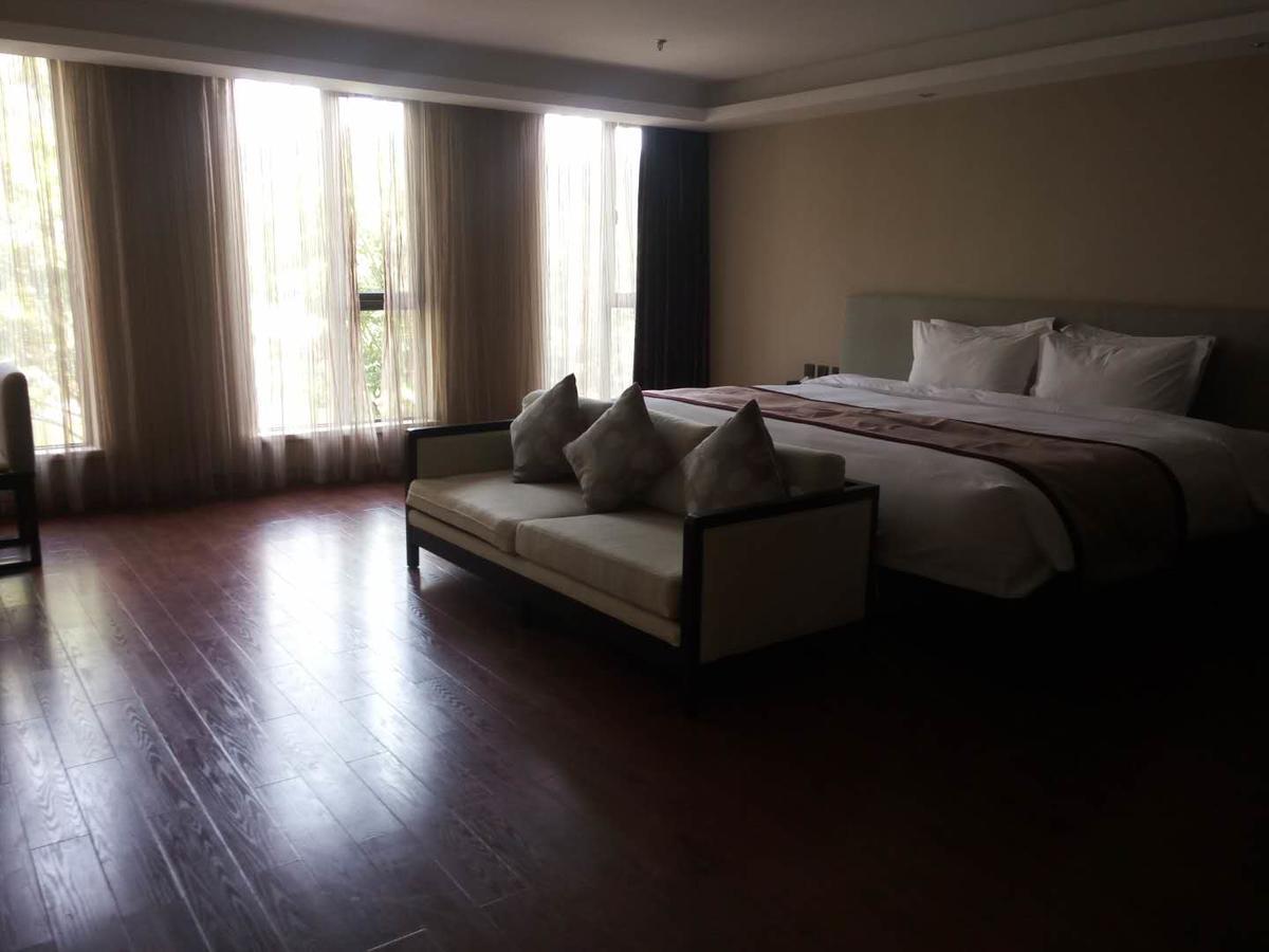 Cloud Luo Ping Hotel 羅平県 エクステリア 写真