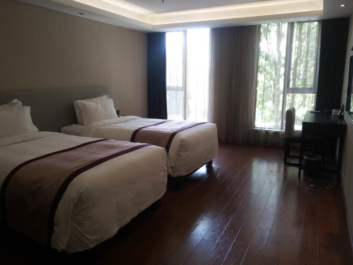 Cloud Luo Ping Hotel 羅平県 エクステリア 写真